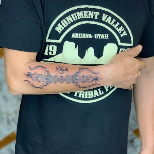 Black Monster Tattoo Studio