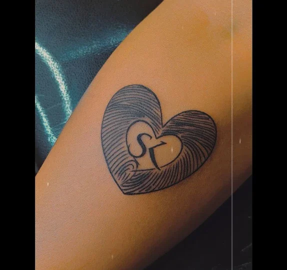 Sravs Tattoos and Piercings