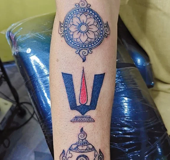 Sravs Tattoos and Piercings