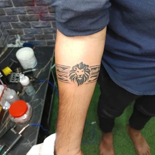 Black ink tattooz & piercing