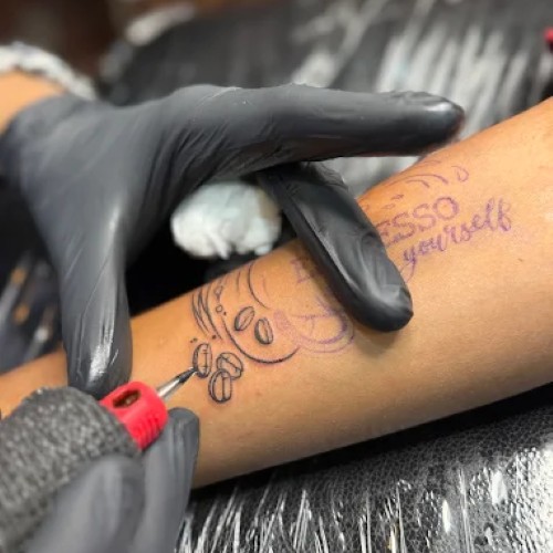 ART ON SKIN TATTOO'S & PIERCING