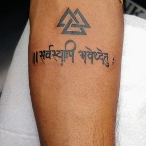 Black ink tattooz & piercing