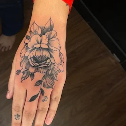 ART ON SKIN TATTOO'S & PIERCING