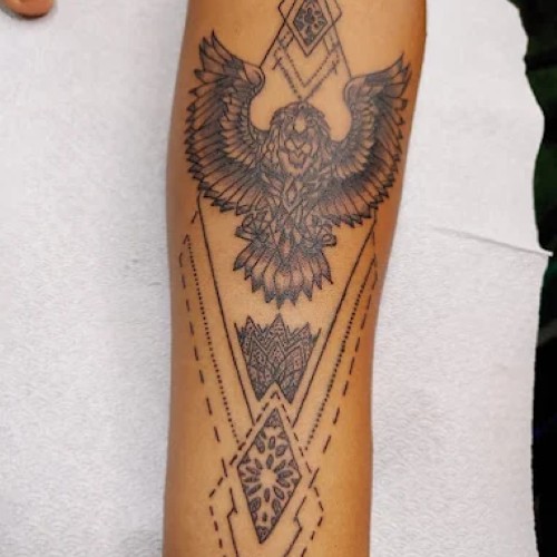 Black ink tattooz & piercing